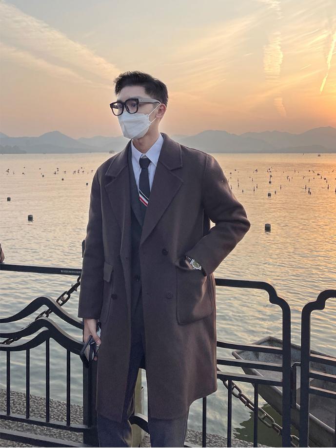 25岁男生宝藏衣服店铺,保暖年轻人的潮流男装