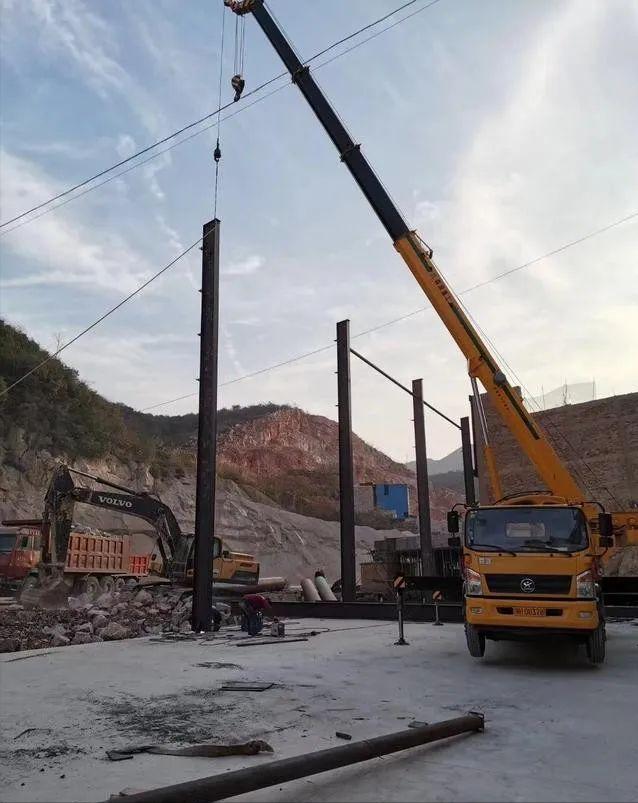 为什么开吊车的人很多想改行,吊车司机月入过万为什么不愿意干