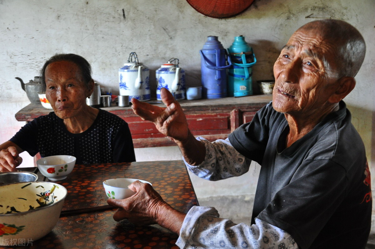 臭豆腐散文,臭豆腐说明文350字左右