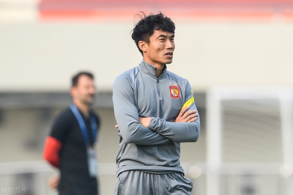 广州队的首发阵容郑智赛前发布会,广州大湾区足球总决赛