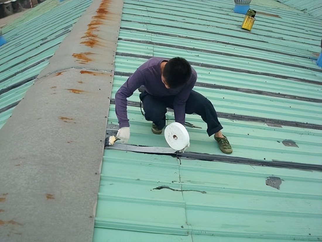 屋顶漏水如何补救教你1招,屋顶漏水有没有简单的修补方法