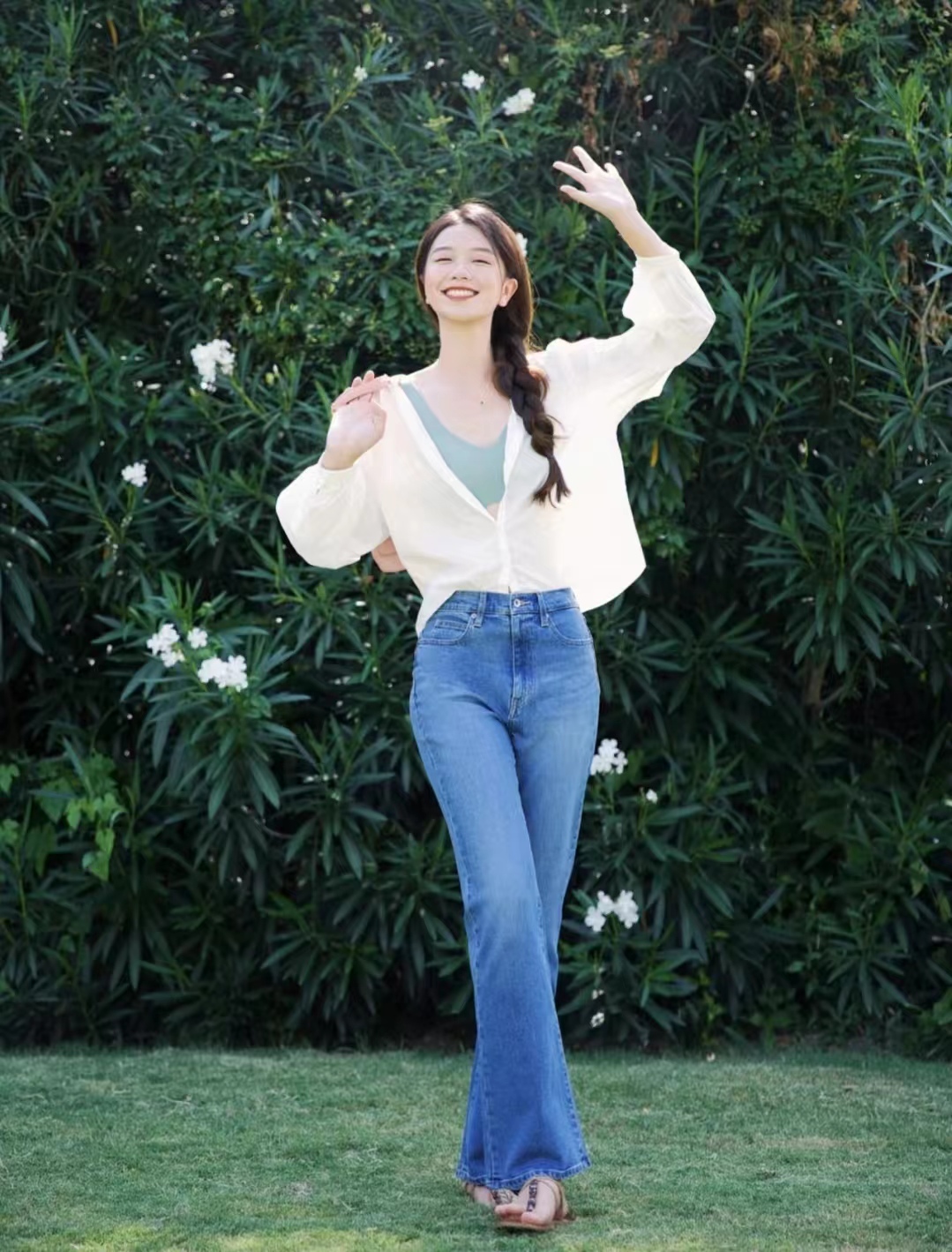 蓝色衣服怎么搭配显得更好看图片,蓝色怎么搭配衣服才好看