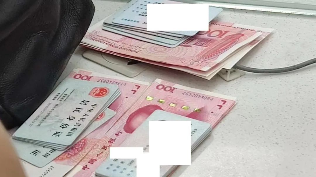 200多个身份证曝光,男子掏出1300张身份证都是真的