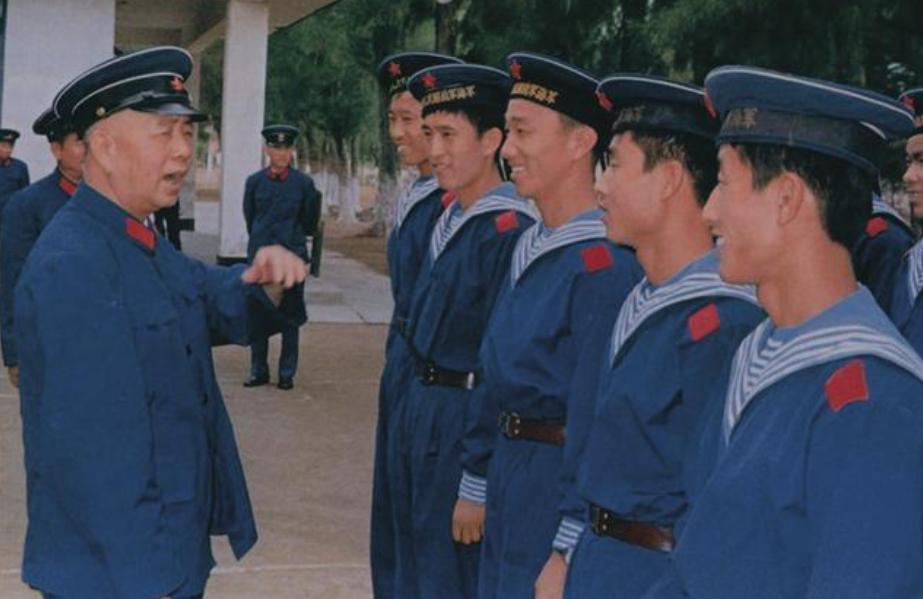 85年中国花150万美元，从澳洲买来一艘废航母，为何？