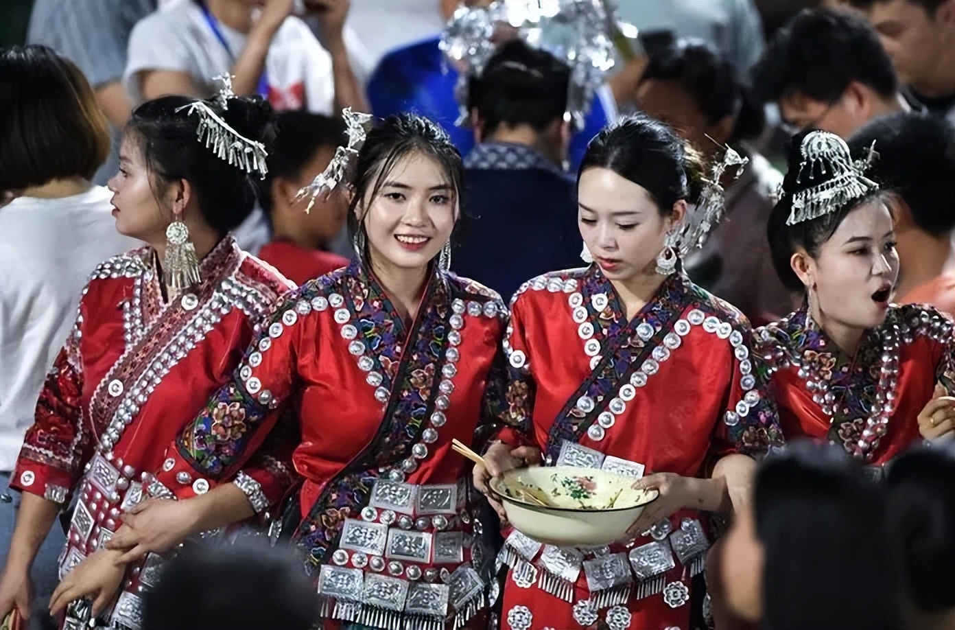 球迷对村超的看法,村超比赛停了吗