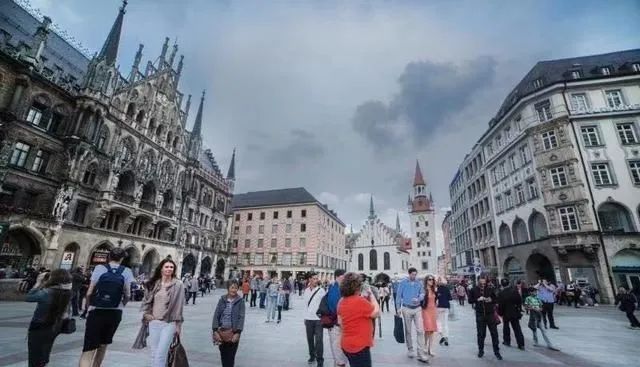 继韩国后，德国也贴出“中文标语”？令中国游客无语：也太直白了