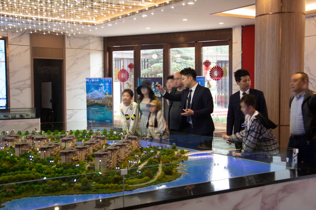 仙岭湖畔三马国际名车植树节公益活动圆满落幕