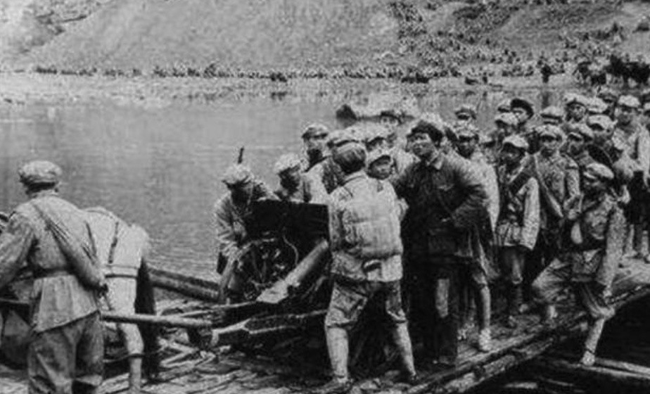 和彭德怀一起领导平江起义的核心9人组，最终命运如何？