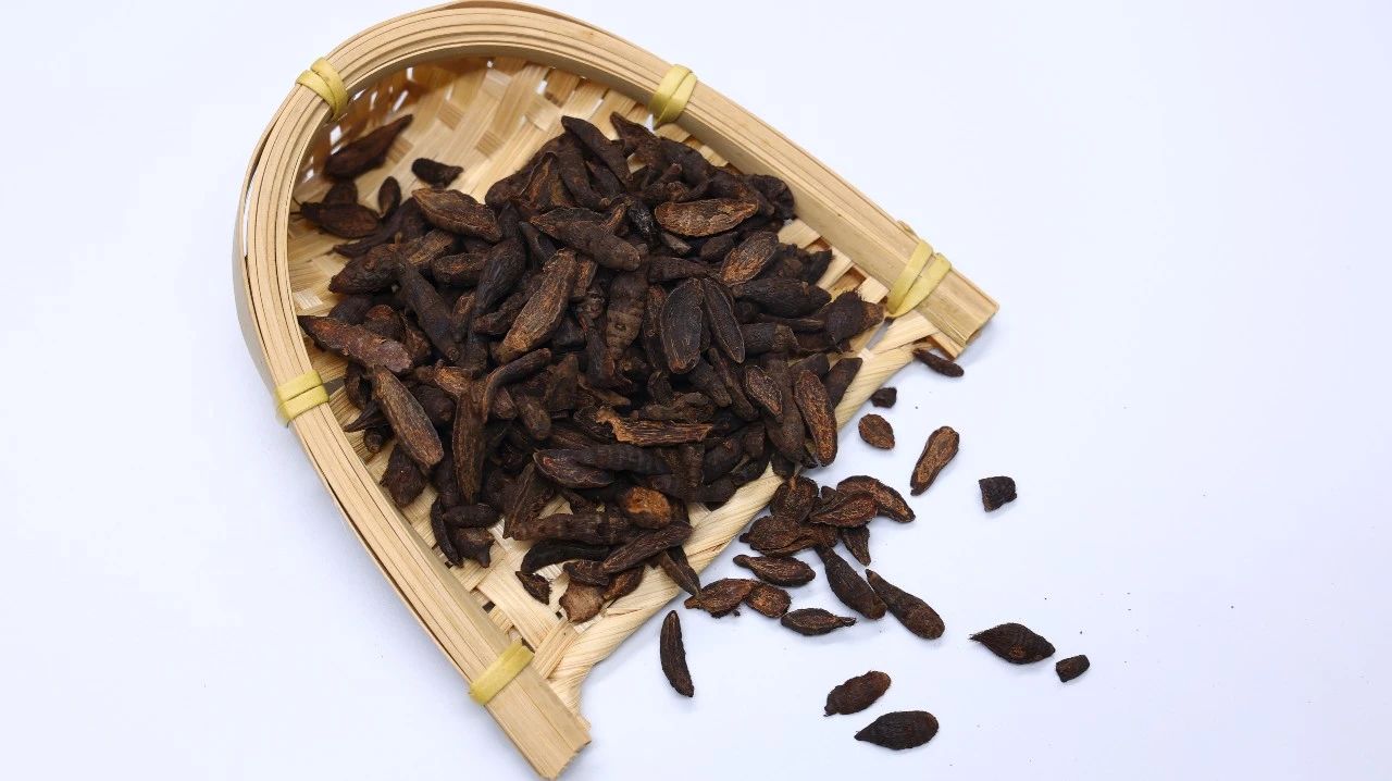 五个中药,医院三袋挤一起的药是治什么病的