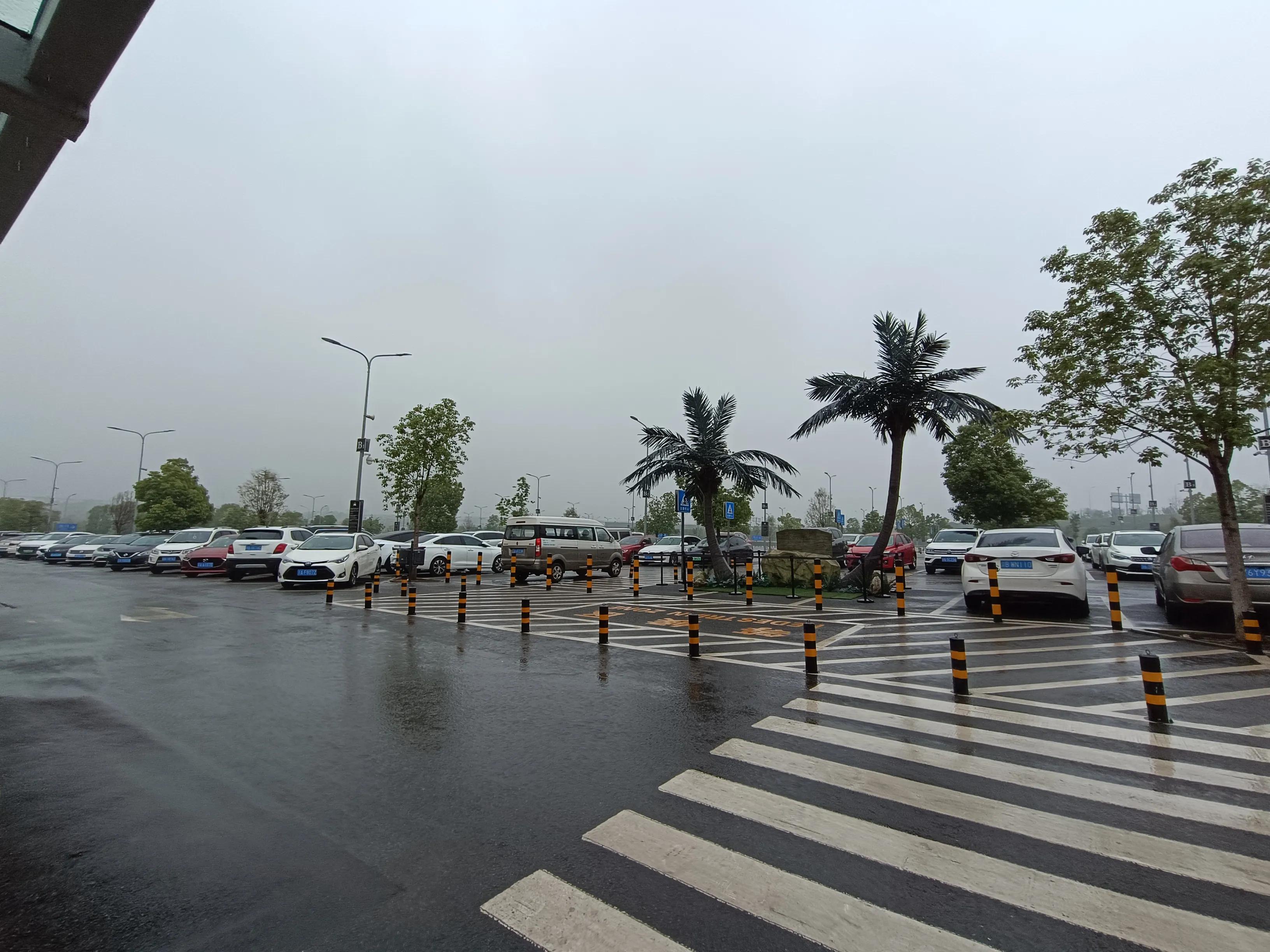 重庆佛罗伦萨小镇还开着吗,重庆佛罗伦萨小镇jimmychoo