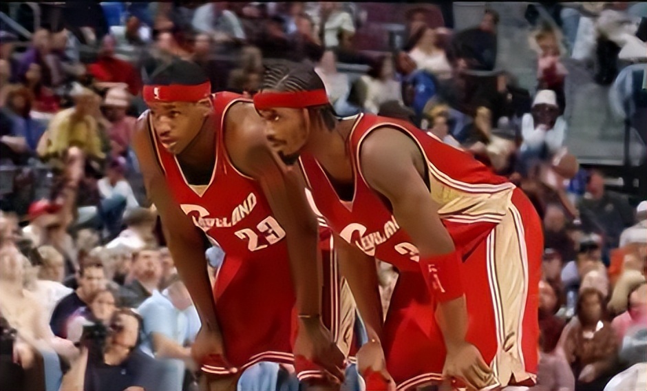 詹姆斯垫脚格兰杰是故意的吗,詹姆斯被格兰杰嘲讽后续