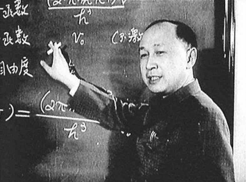 牛顿和爱因斯坦都有哪些成就,牛顿爱因斯坦两位最伟大的伟人