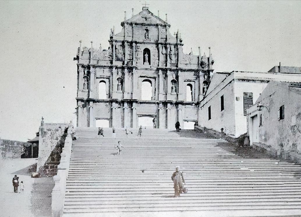 1986年，葡萄牙总统反悔澳门归还时间，周南：本世纪前必须还