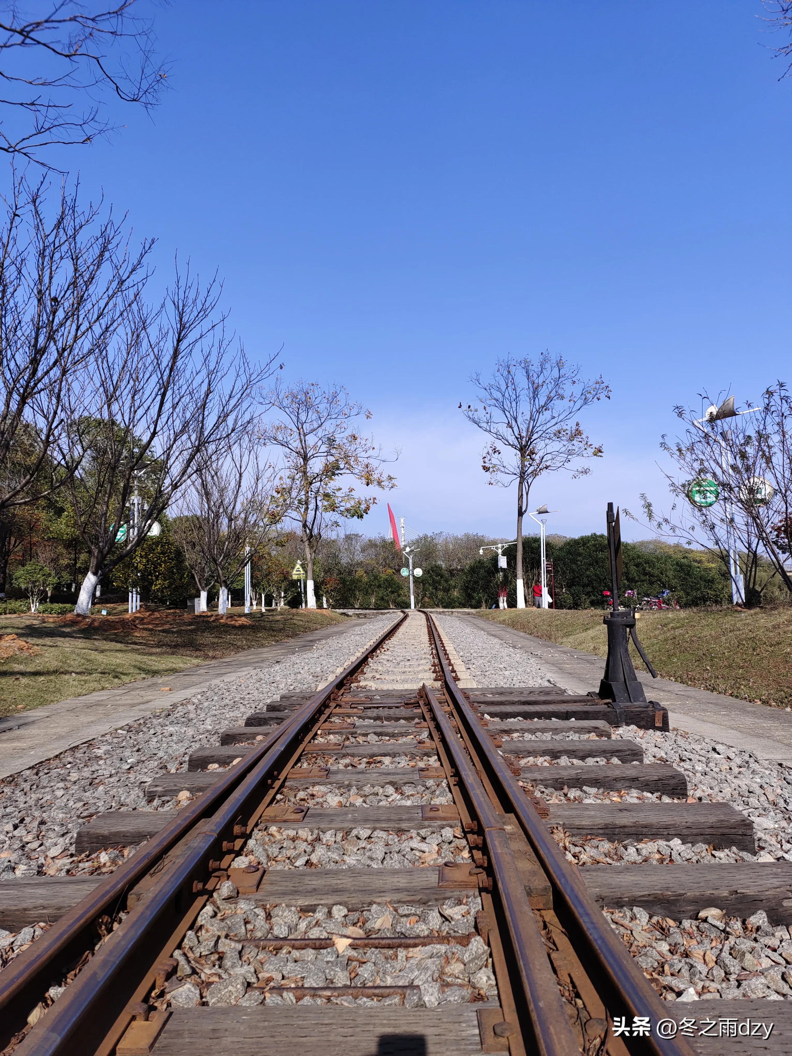 南昌舰主题园凤凰洲湿地公园,凤凰洲建军广场