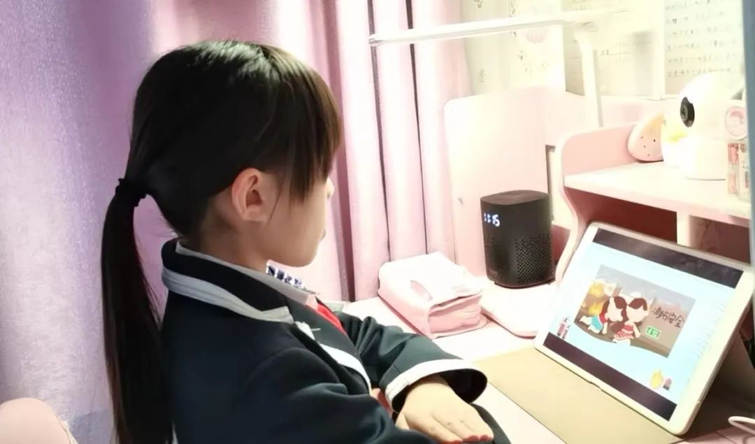 11月9日是消防安全宣传教育日,消防安全宣传月公益讲座