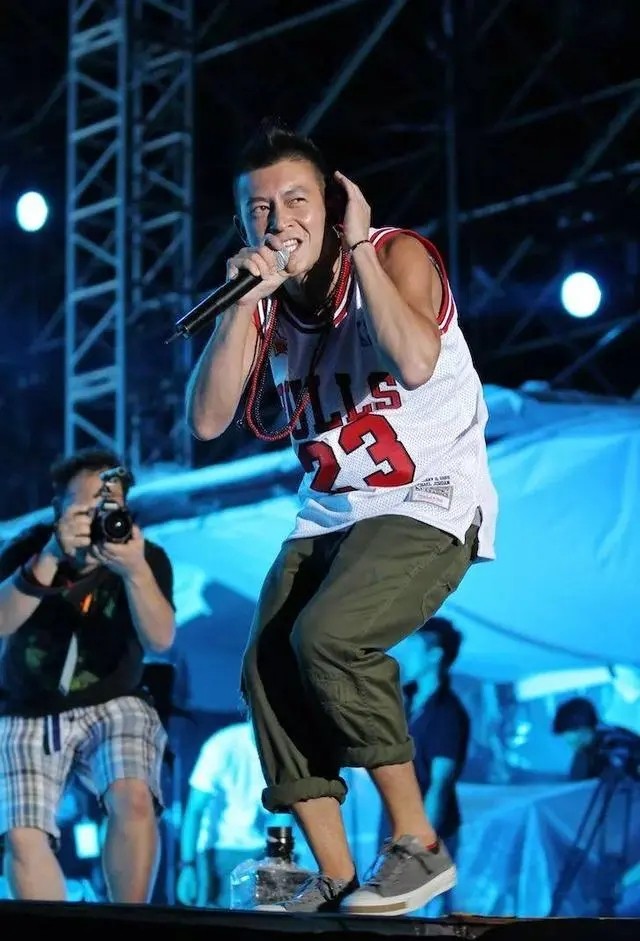 最不务正业的十个明星,不务正业的4个明星