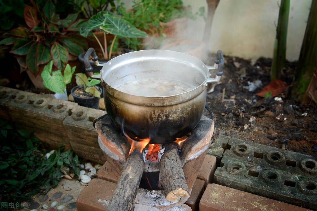 清洁锅底黑垢你不要这样去刷了,锅底抹什么不容易起黑垢