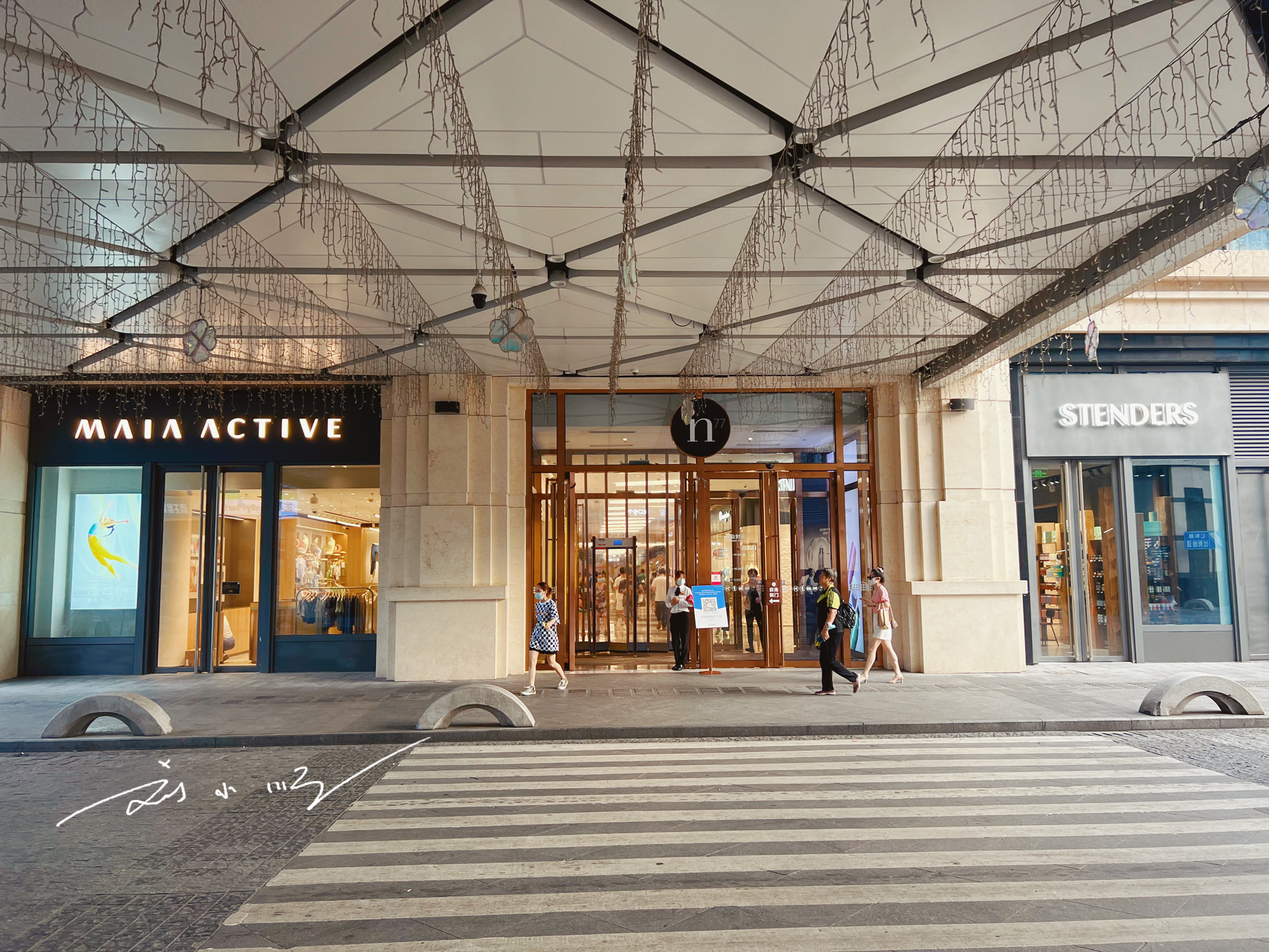 杭州西湖附近著名商业街,杭州西湖风景商场