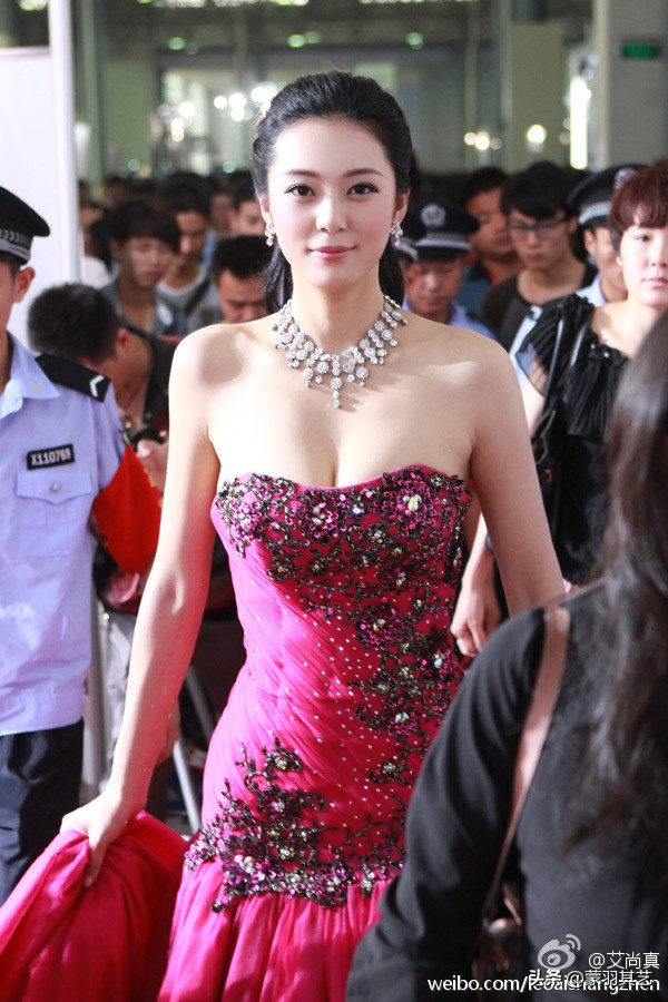 中国黄金比例身材第一人,曾经中国第一富豪