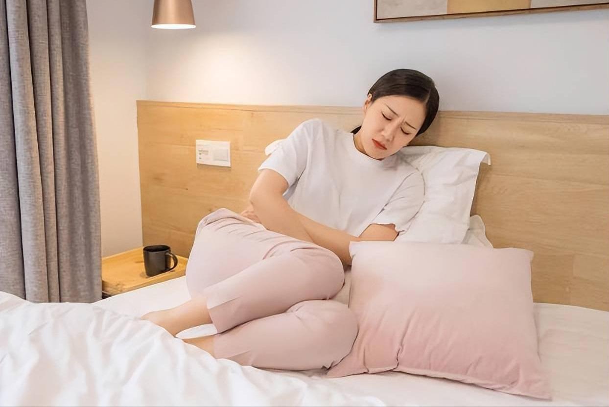 同房后，女性“下面”出血是怎么回事？医生:逃不开这5个原因