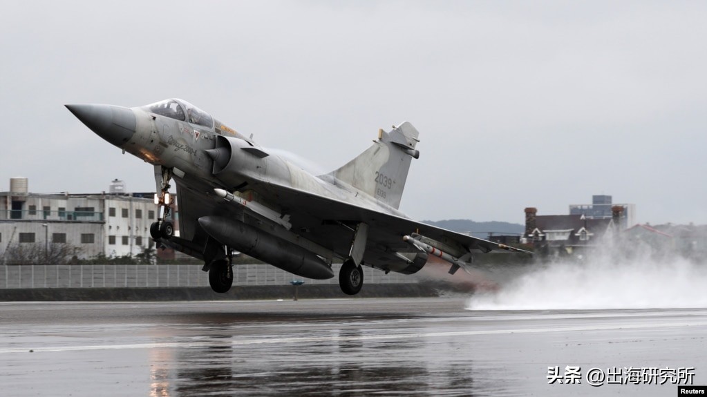 台湾领先大陆发展30年,中国海陆空军事实力对比美国