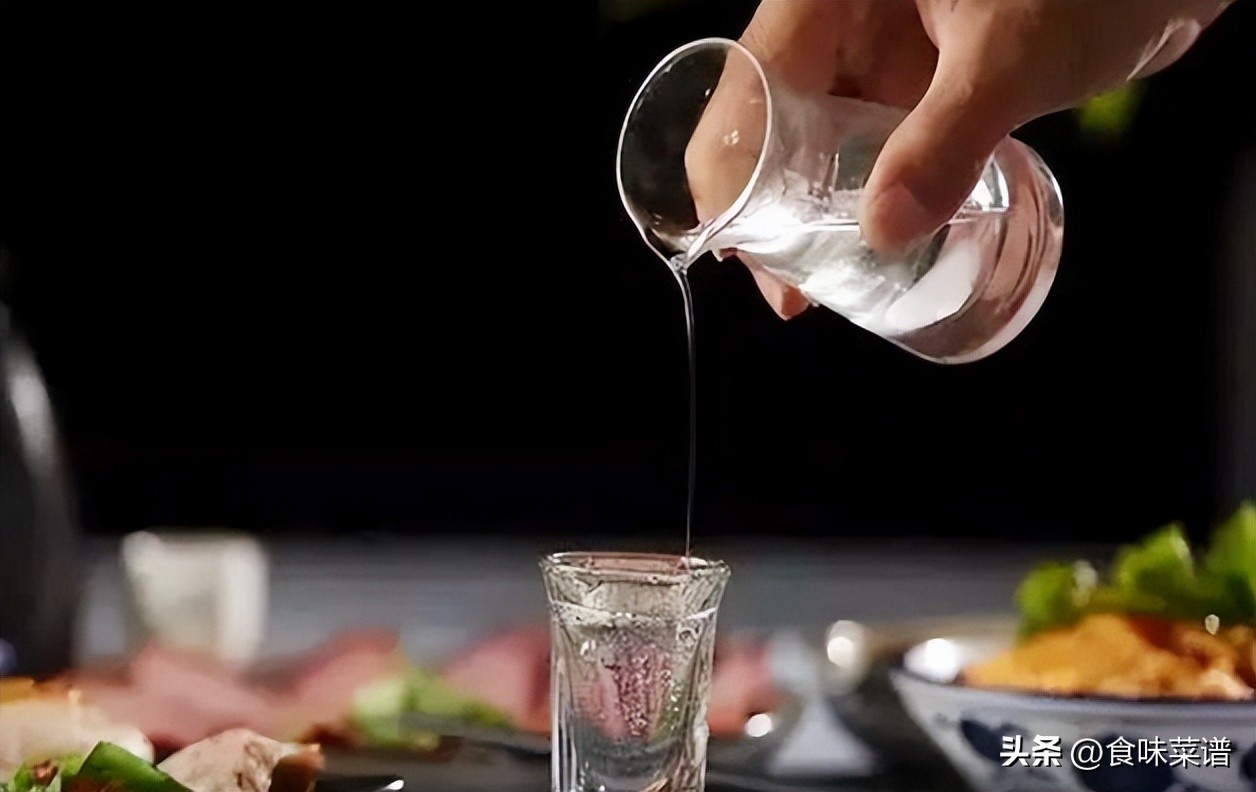 谁能想到，大批俄罗斯人涌入中国，目的不是旅游，而是我国的白酒