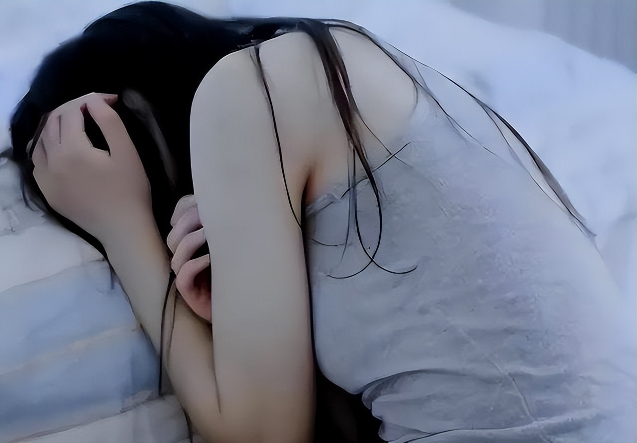 “五万一次，刺穿*体下**”一场无法挽回的无*交性**易，远比想象更可怕