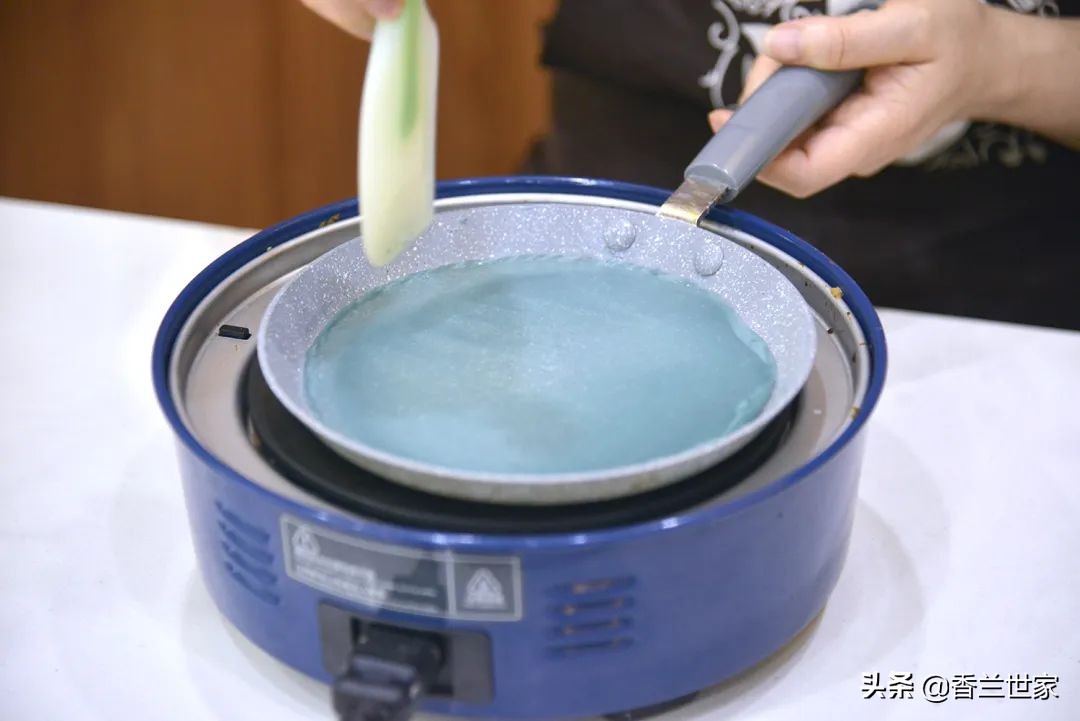 香兰蛋糕教学视频,乌龙蜜桃千层蛋糕教程