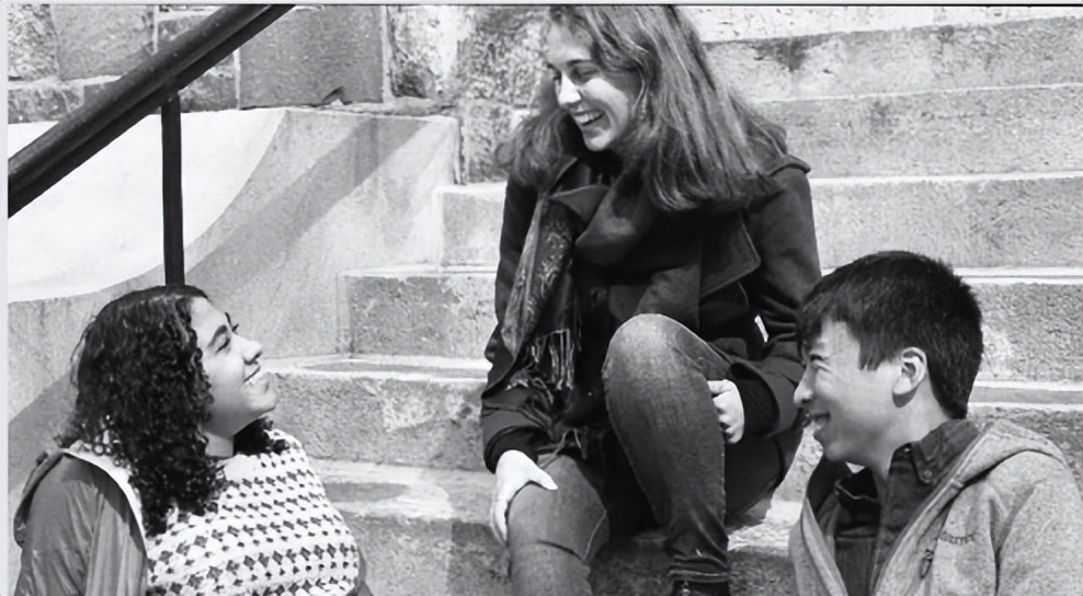 华裔耶鲁高材生撞花坛,耶鲁华裔学生撞上路边花坛身亡