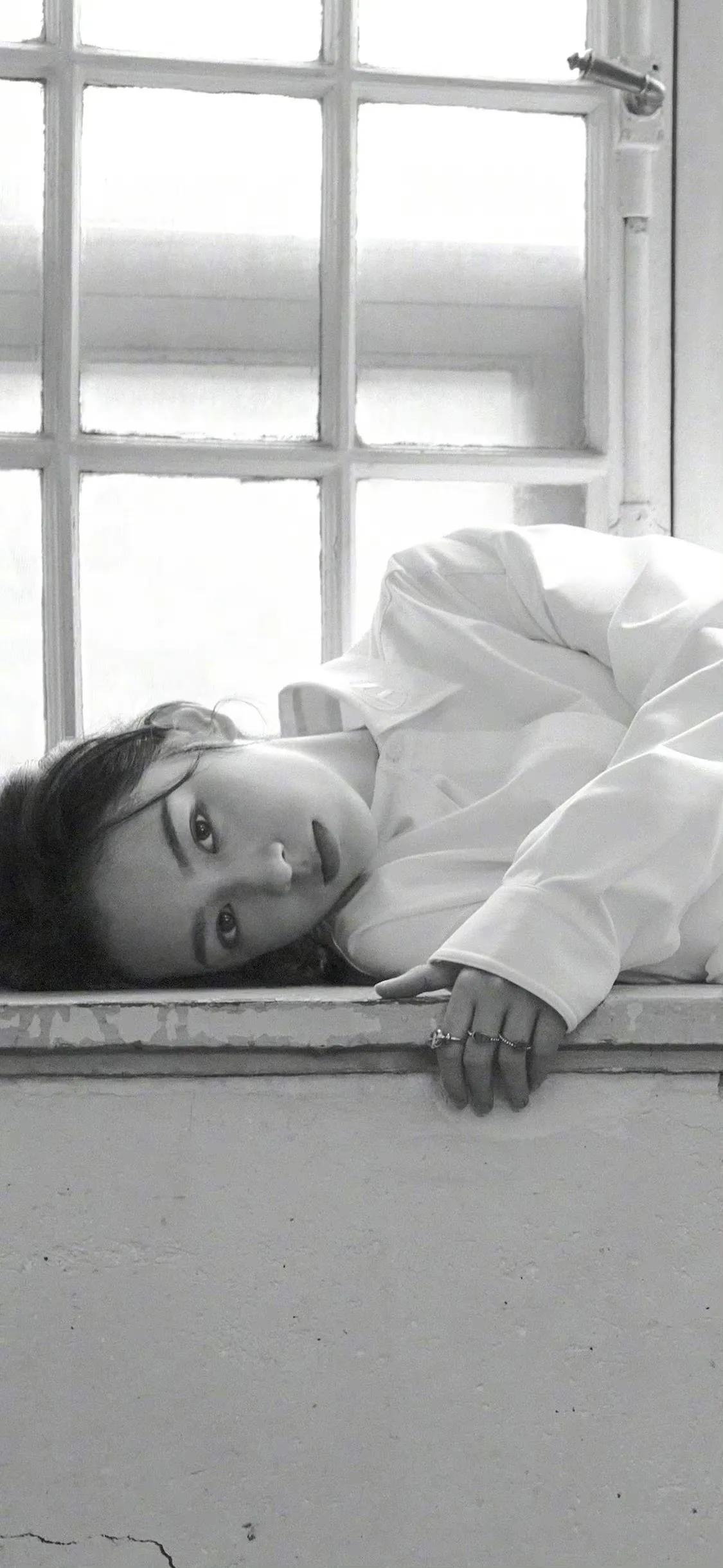 超酷美女壁纸图集可保存,长发飘飘粉色裙子美女壁纸