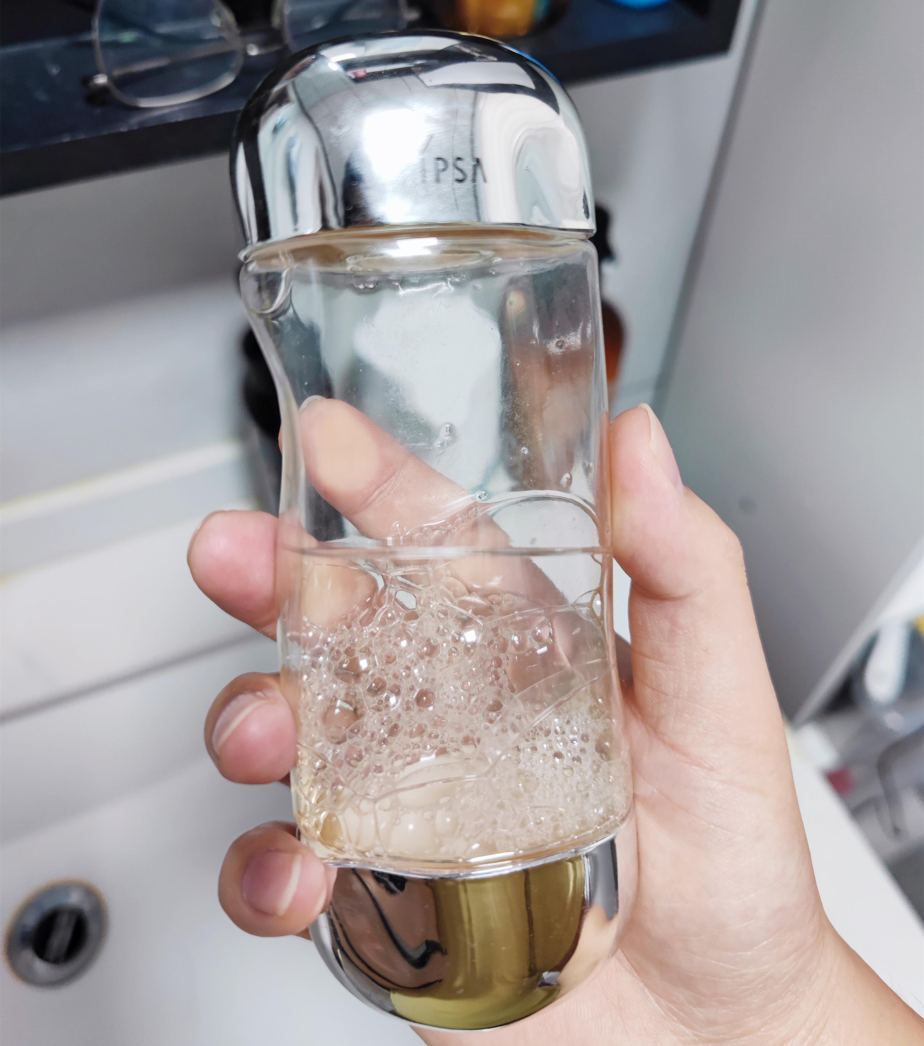 男士混油皮用哪一款护肤品比较好 (适合油皮的男士护肤品排行)