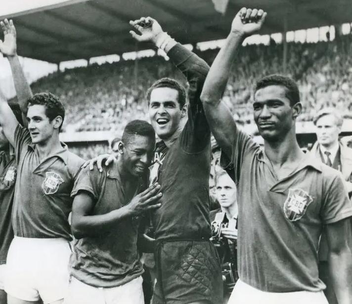 球王贝利的死有多少人落泪,球王贝利传奇的背后故事