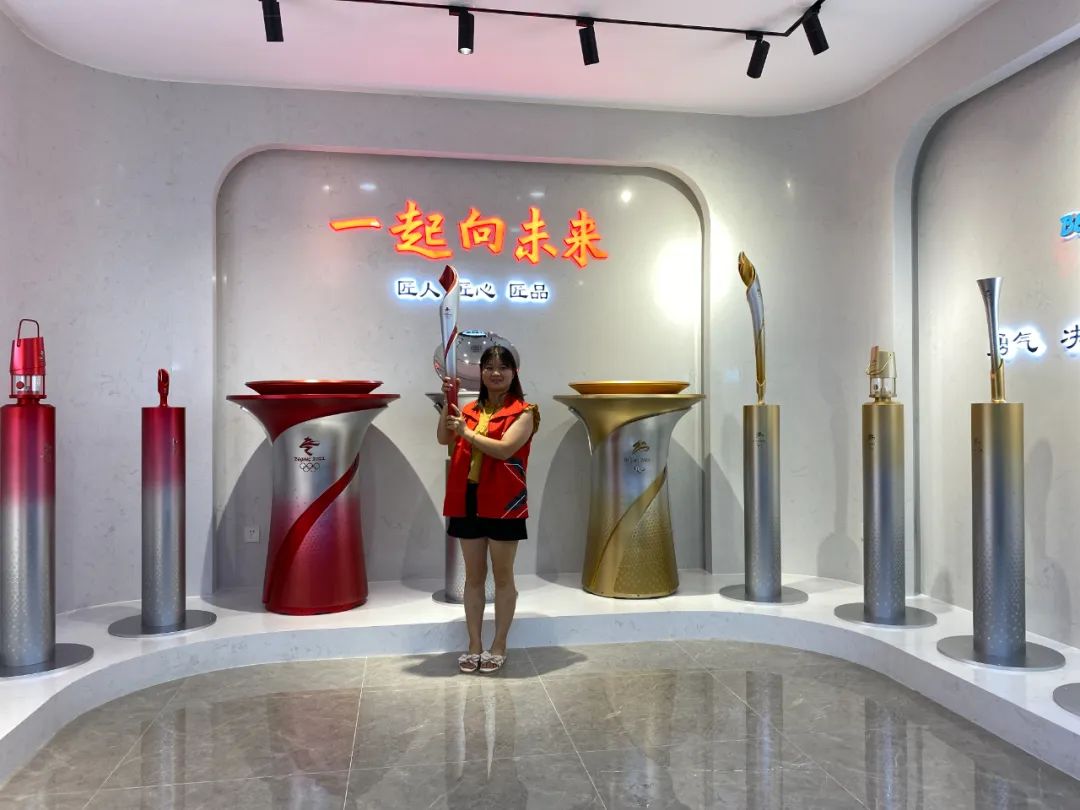 同心逐梦志在巅峰的英文演讲,同心筑梦志在顶峰企业新年祝福