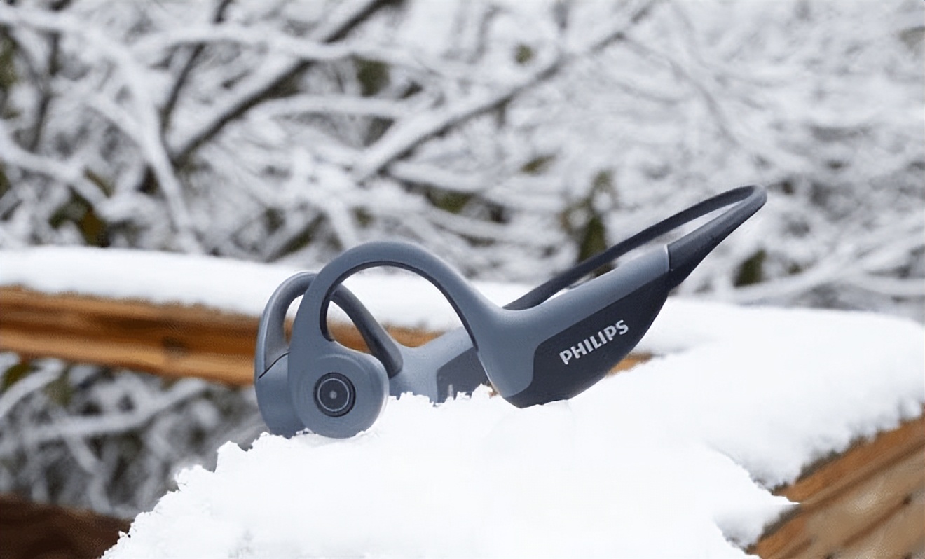 哪种耳机对耳朵伤害小一点,对耳朵损害最小的头戴耳机