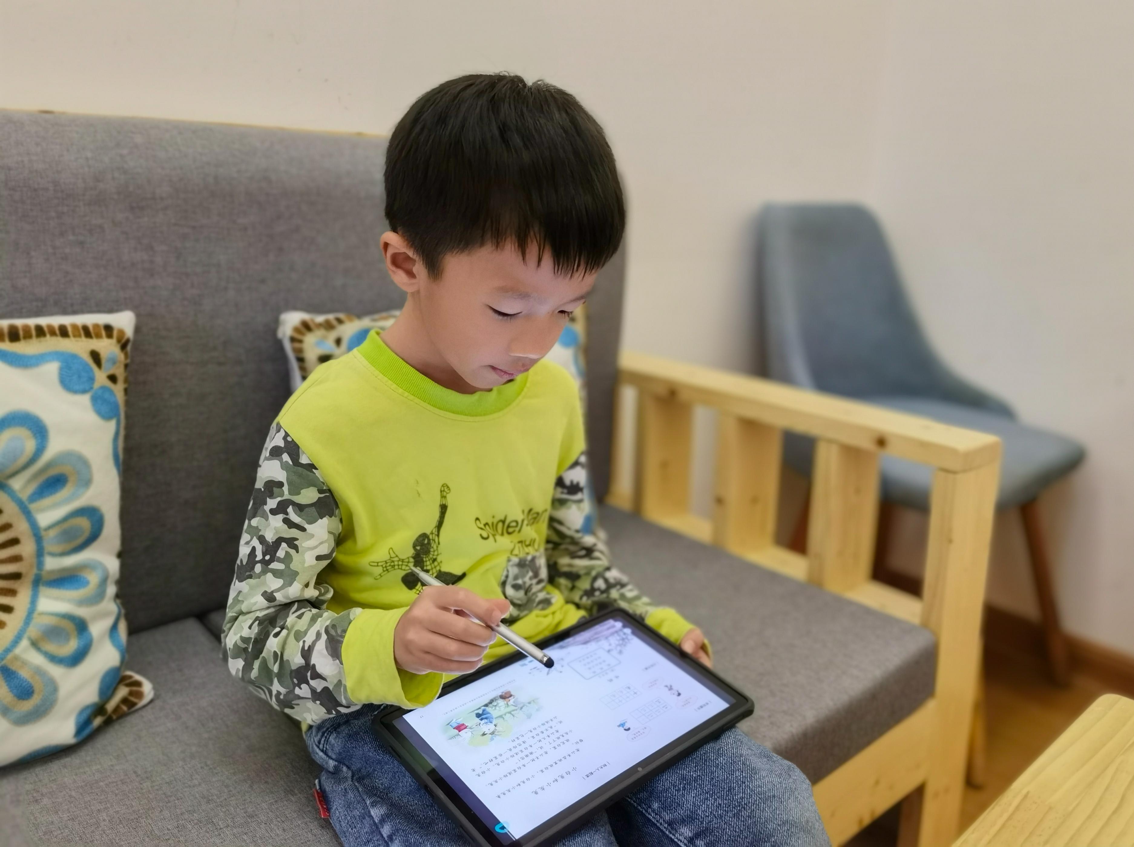 有道ai学习机适合幼儿园的孩子吗,有道ai学习机代替ipad