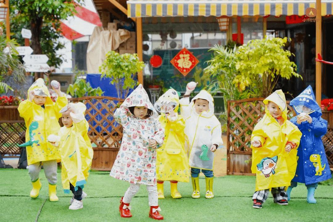 下雨天带小孩可以这样玩,下雨天可以带孩子去哪玩