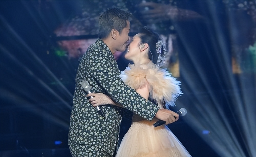 分手的26年后，赖文峰出狱乡下结婚度日，杨钰莹的选择令人心疼