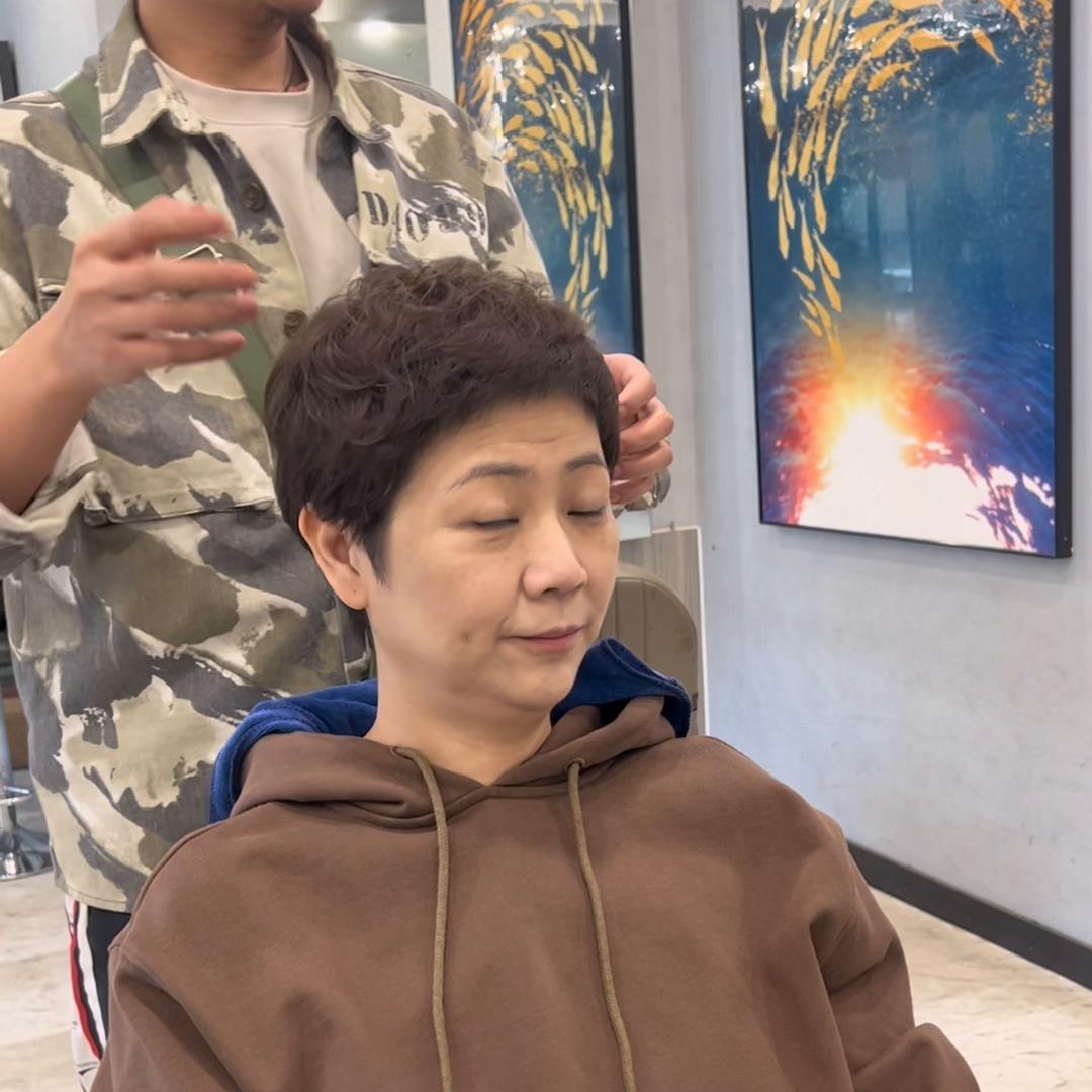 男生烫头发蓬松纹理烫4到6厘米,烫头发型纹理烫教程