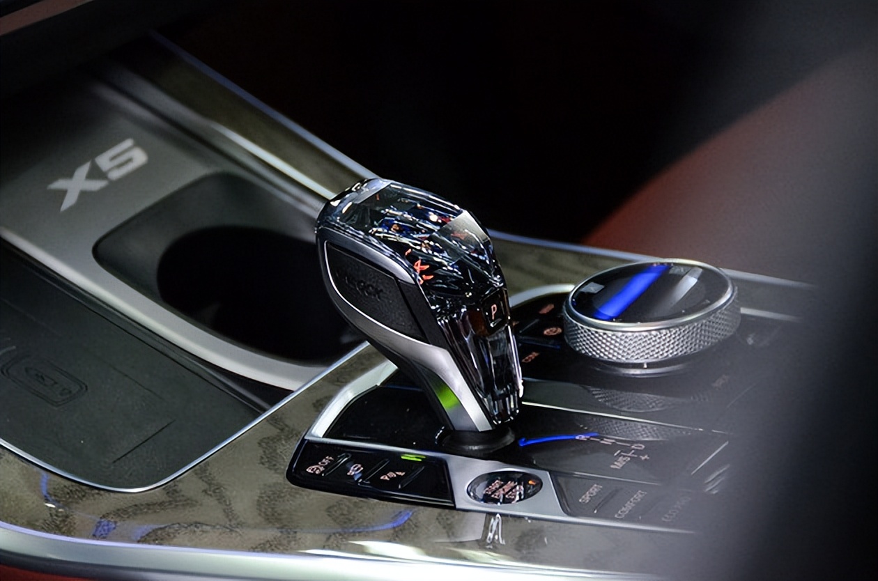 全新宝马x5长轴距版官图发布,宝马x5f15m套件