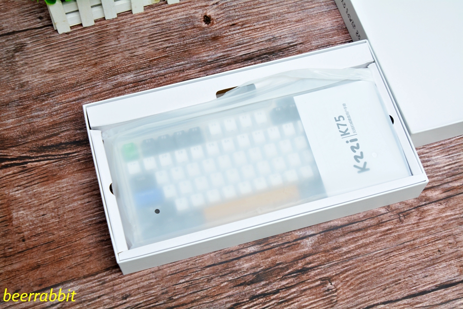 强上加强珂芝K75三模机械键盘与TTC钢铁轴的联合