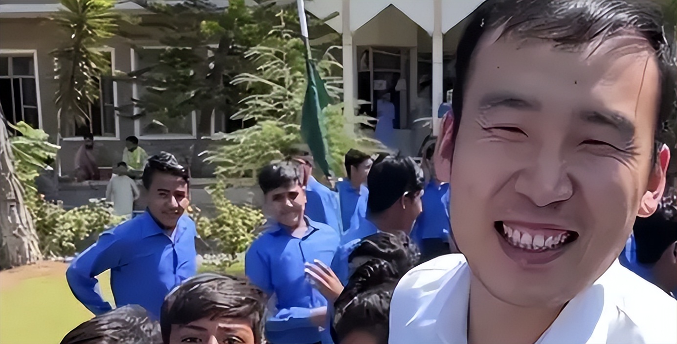 年入100万的河南小伙变穷光蛋，凭借厨师手艺，在巴基斯坦当村长