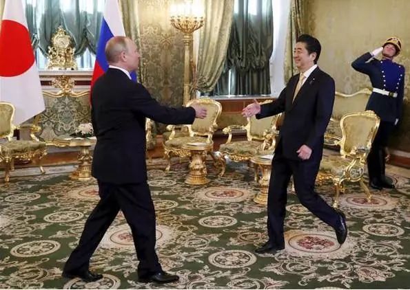 突发俄罗斯军舰,俄罗斯军舰突然开火视频