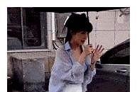 张含韵*体下**走光曝光，网友激愤：无耻之极！