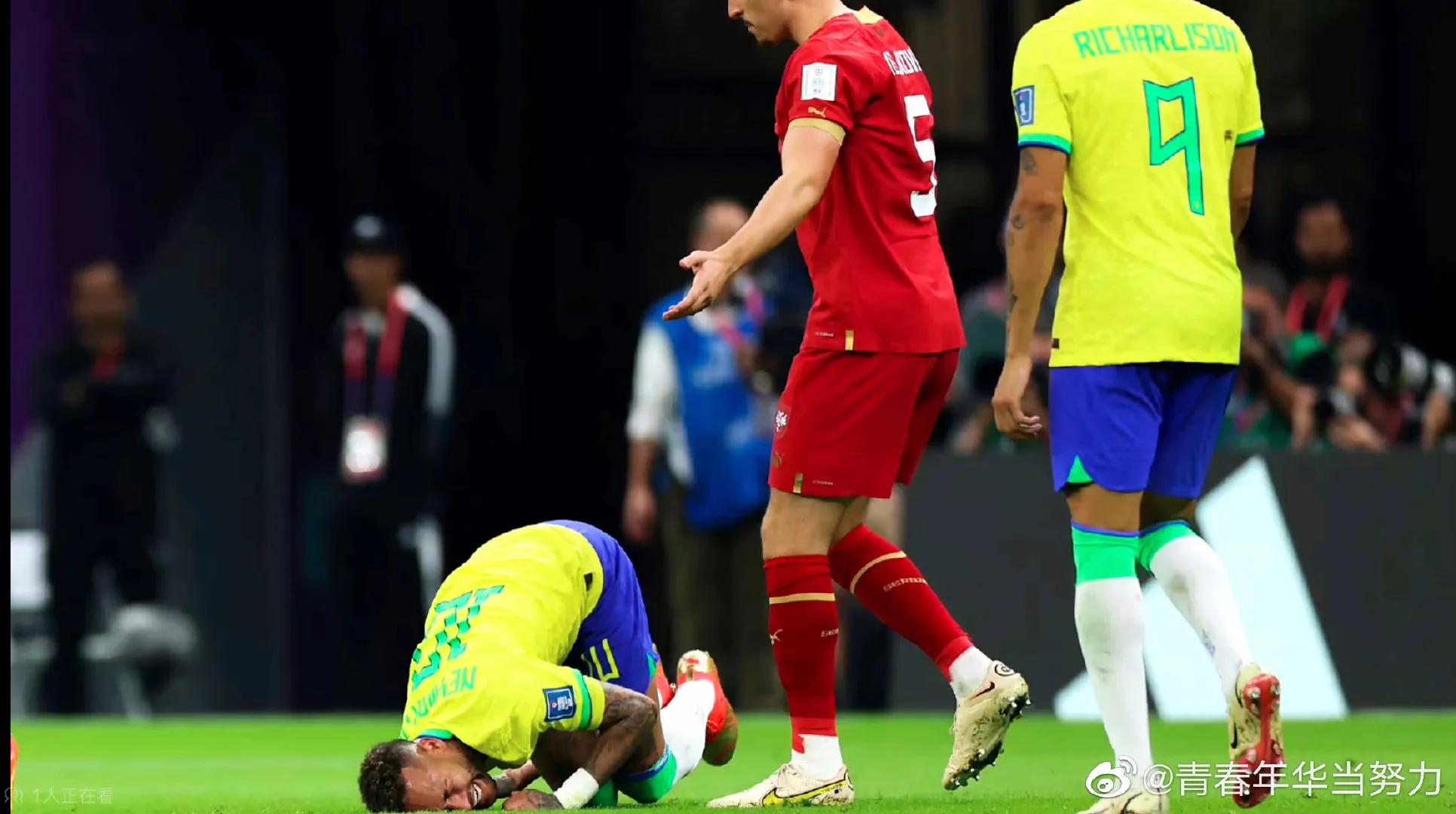 内马尔染头发混淆视听,内马尔和他队友染头发