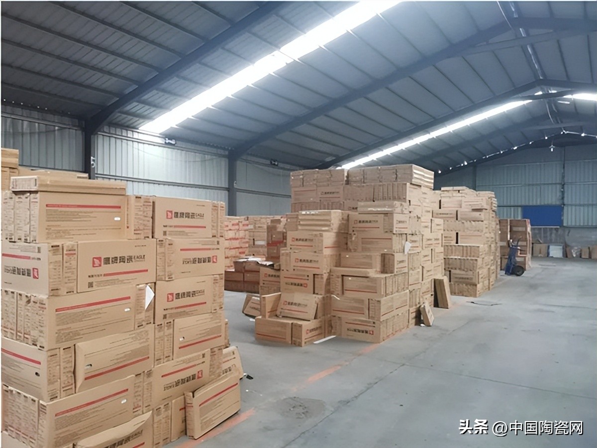 *牌鹰**陶瓷再迎经销商签约,设立云南昆明*牌鹰**中心仓!