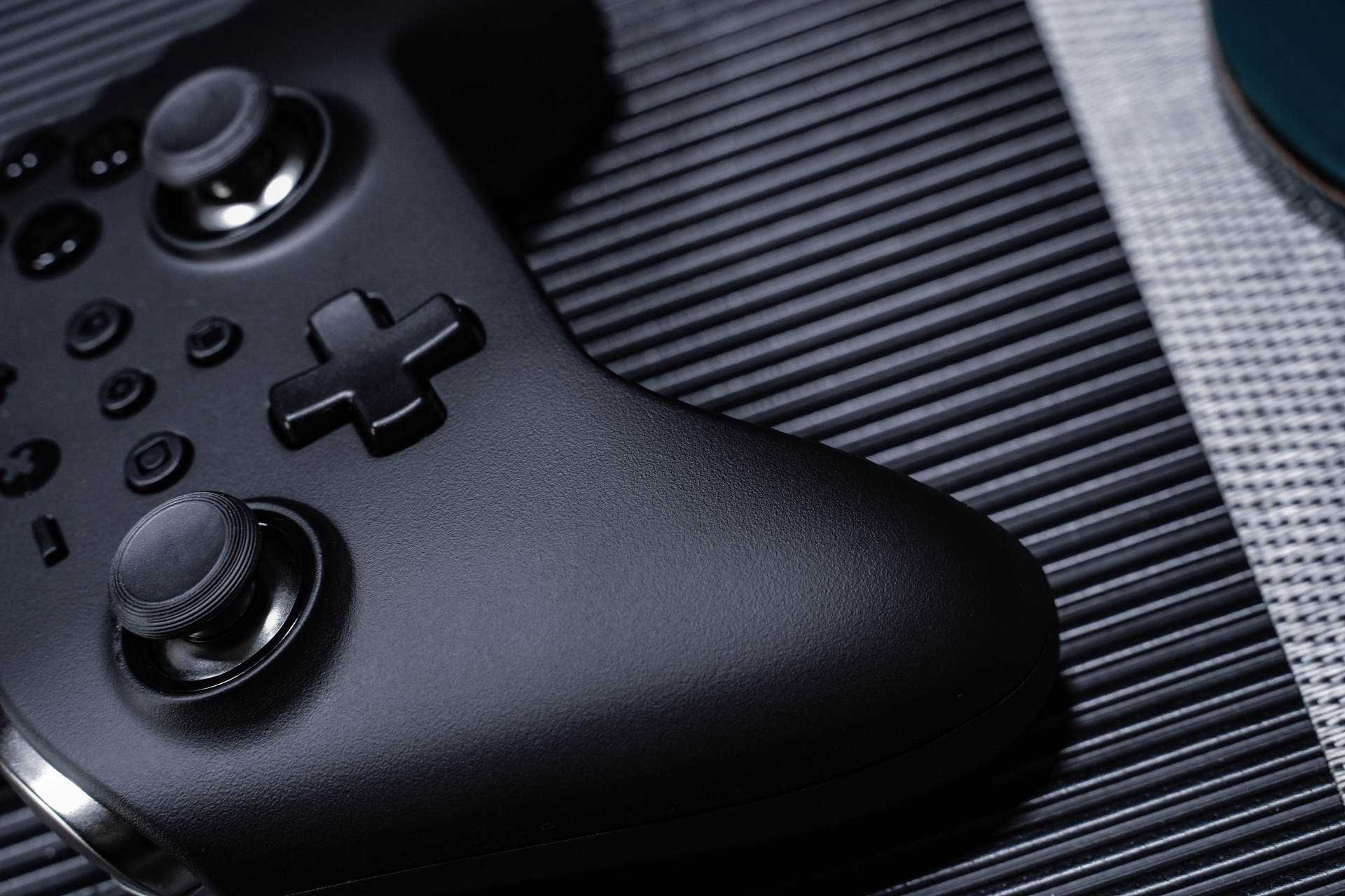 谷粒金刚2pro手柄有背键吗,谷粒金刚2pro手柄测评