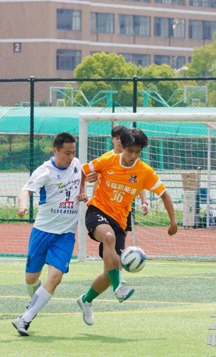 公益足球嘉年华,公益比赛现在开赛