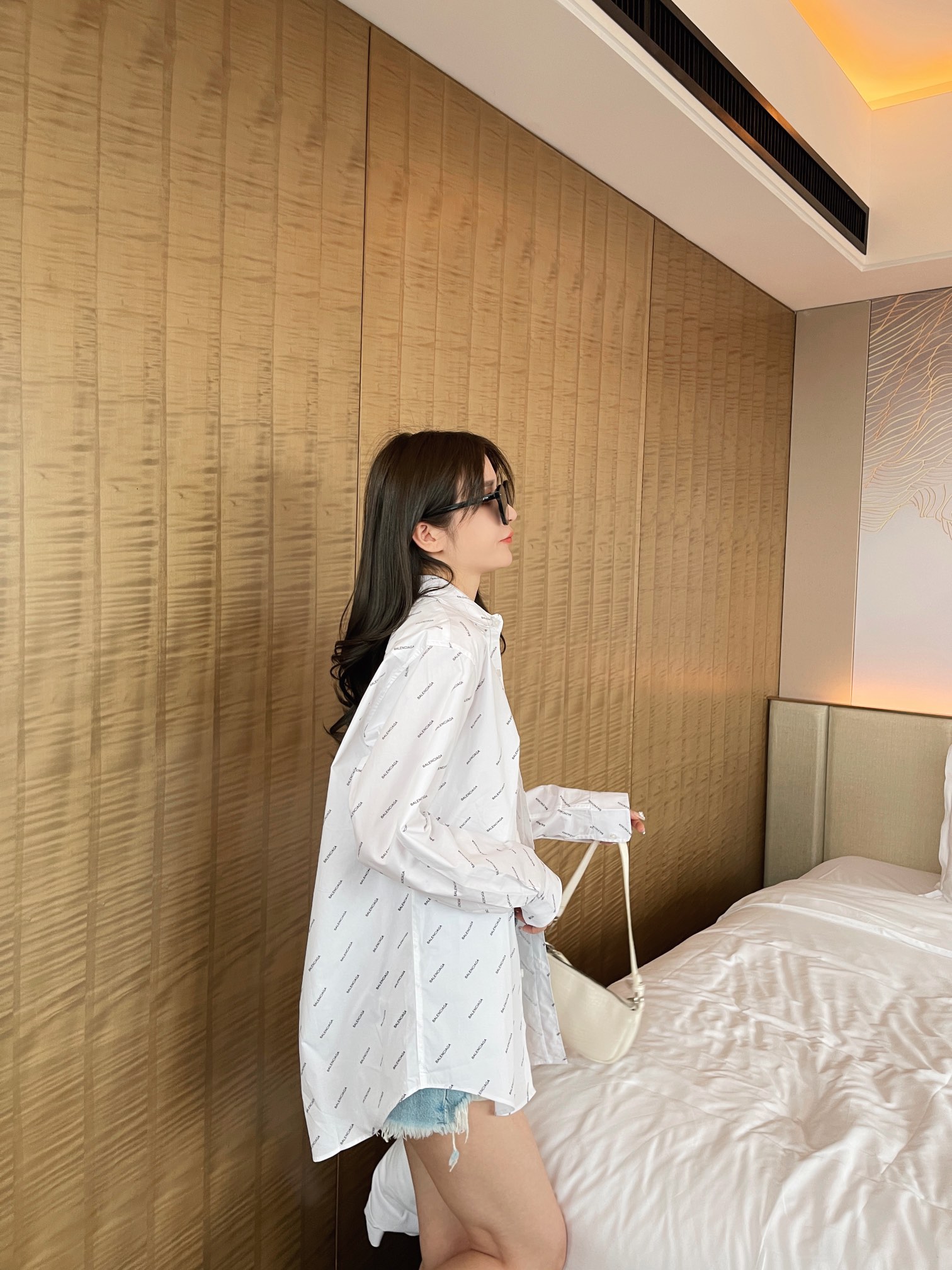 BALENCIAGA巴黎世家经典斜纹弹幕满印长袖衬衫再也不单调完美还原