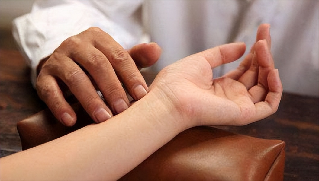 湿气引起的盆腔炎妇科病用什么药,盆腔炎属于湿气还是寒气引起的呢