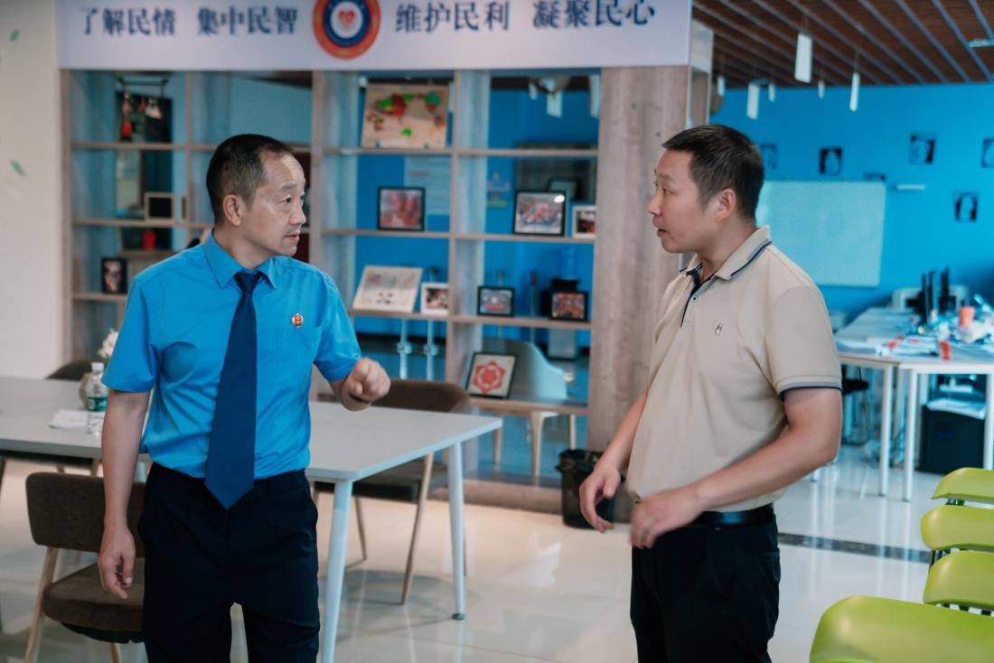 万安街道举行“法治进社区工作点”授牌仪式